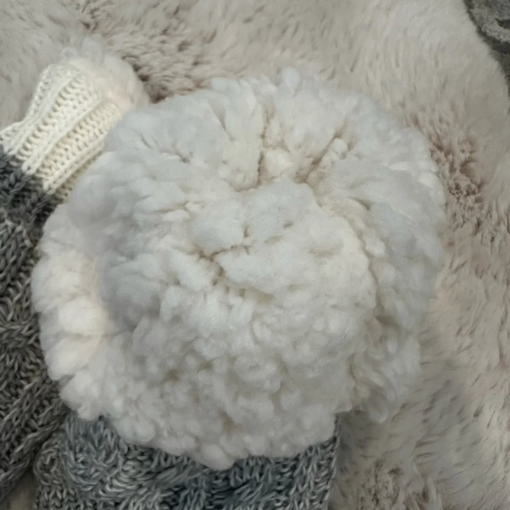 Gray Knit Cat Mittens